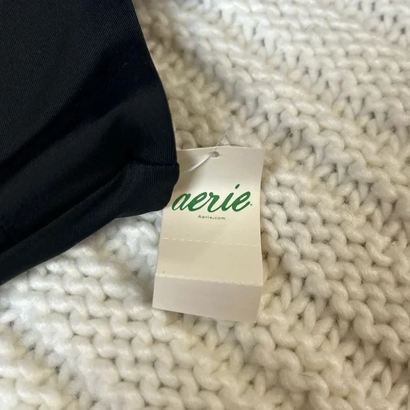 BNWT Aerie, Black Bikini Top, Size M - Picture 2 of 5